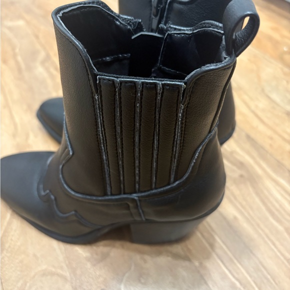 Dolce Vita Black Ankle Booties - Picture 3 of 8